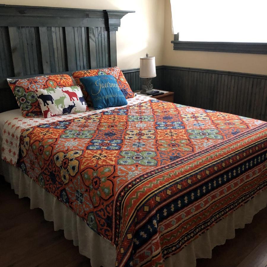 Hotel Sous La Croix 152725 Tadoussac Eksteriør billede