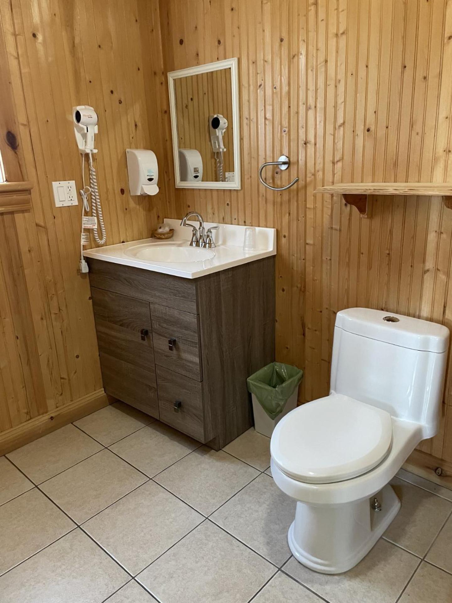 Hotel Sous La Croix 152725 Tadoussac Eksteriør billede