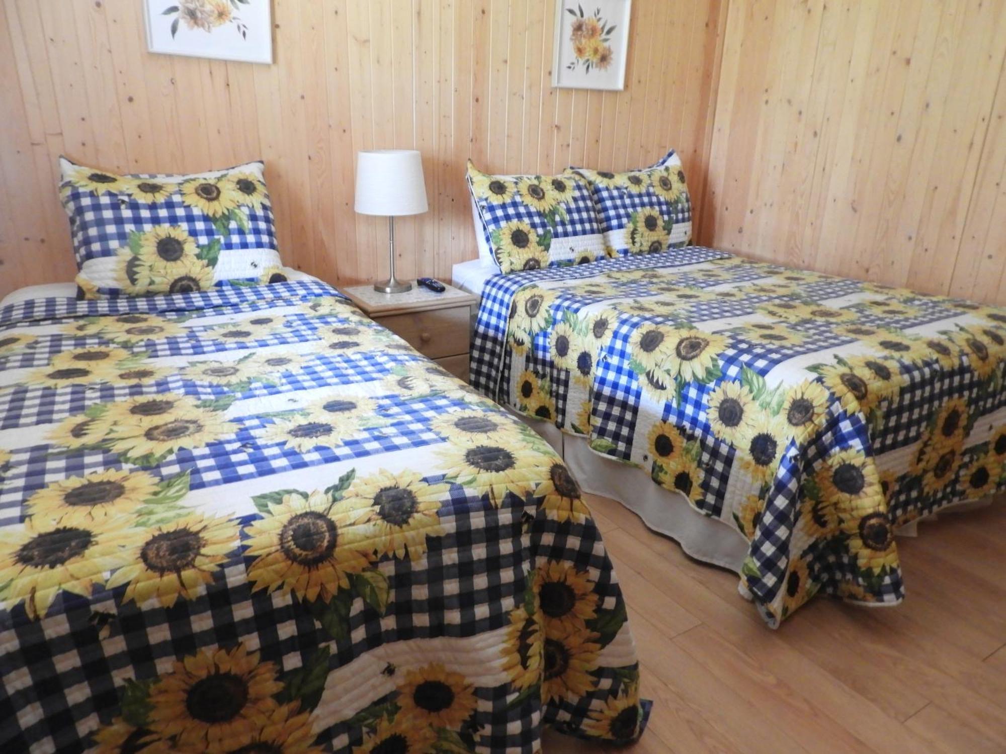 Hotel Sous La Croix 152725 Tadoussac Eksteriør billede
