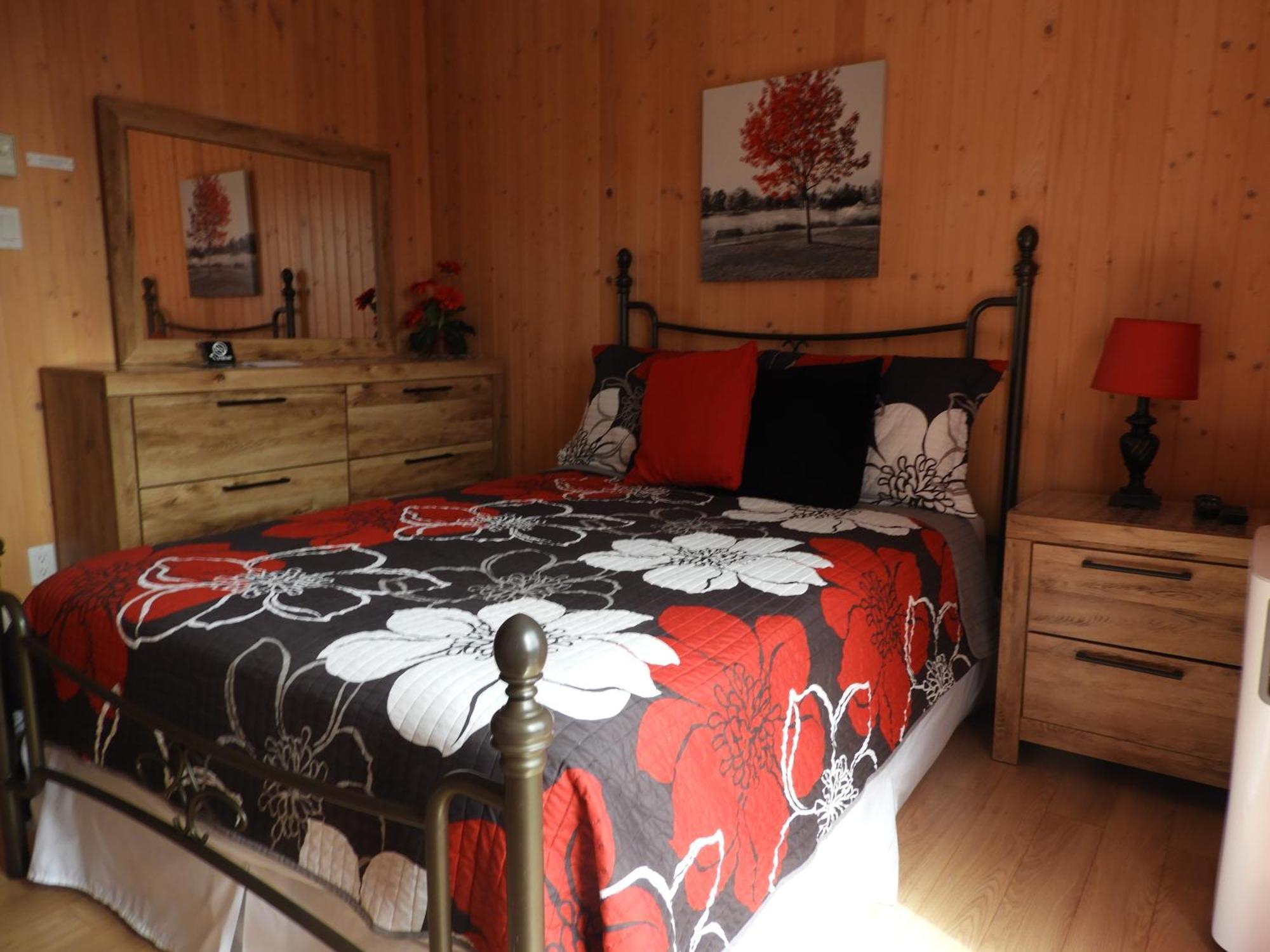 Hotel Sous La Croix 152725 Tadoussac Eksteriør billede