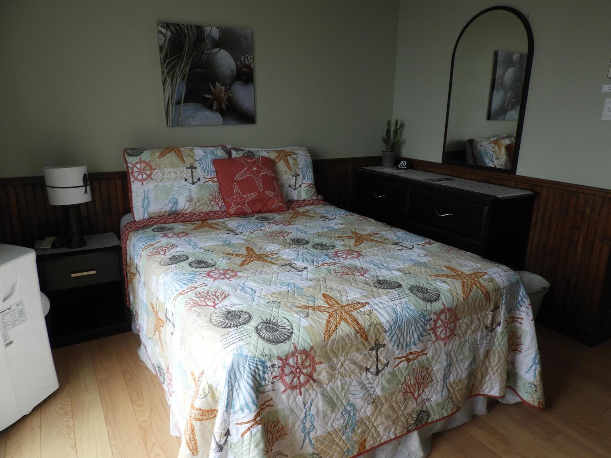 Hotel Sous La Croix 152725 Tadoussac Eksteriør billede