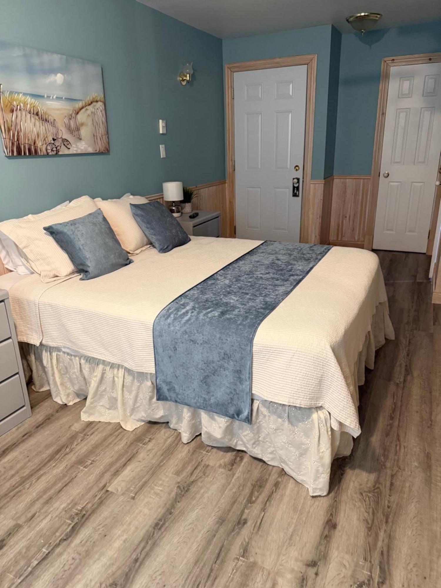 Hotel Sous La Croix 152725 Tadoussac Eksteriør billede