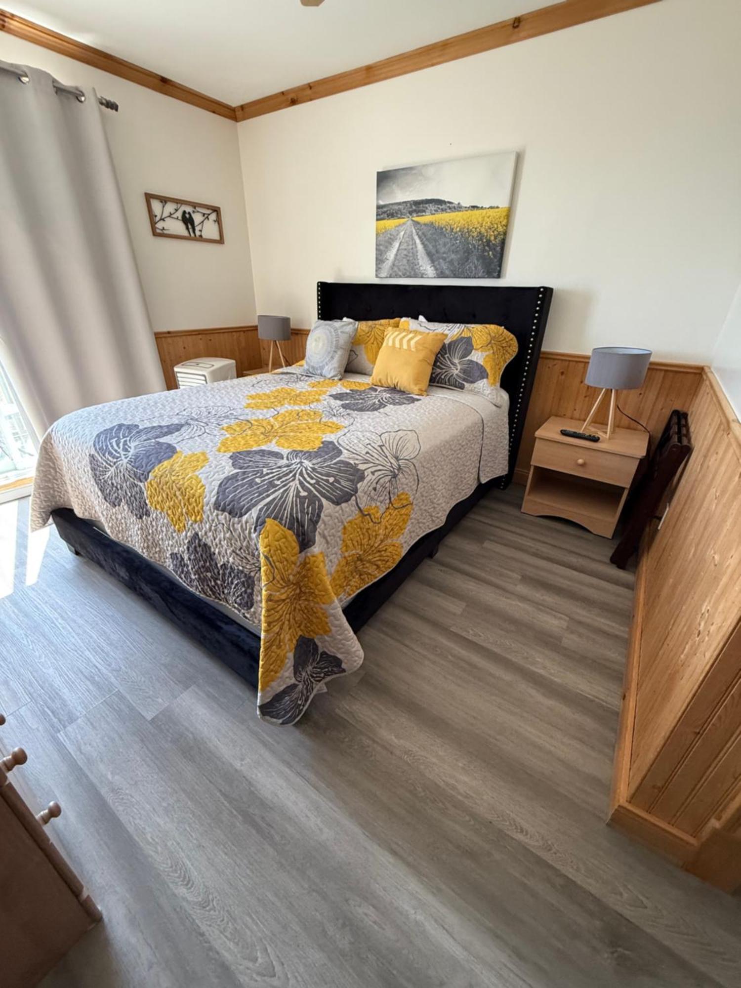 Hotel Sous La Croix 152725 Tadoussac Eksteriør billede