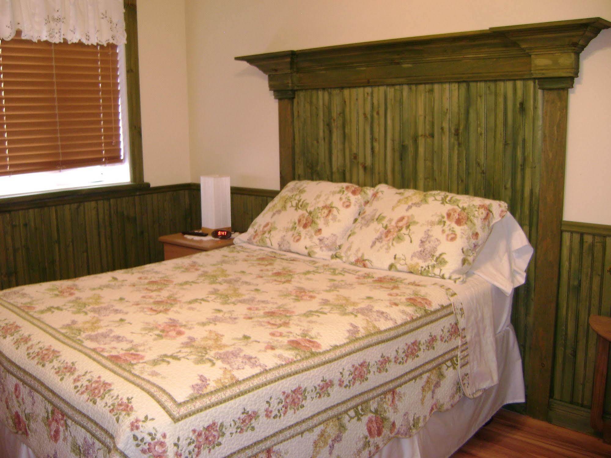 Hotel Sous La Croix 152725 Tadoussac Eksteriør billede