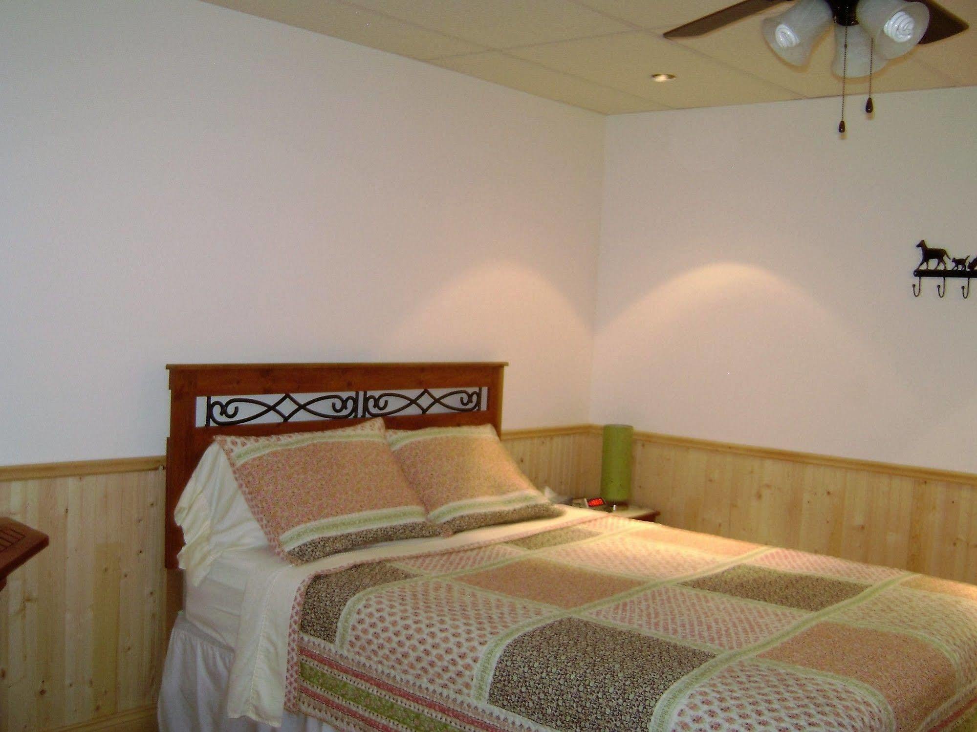Hotel Sous La Croix 152725 Tadoussac Eksteriør billede
