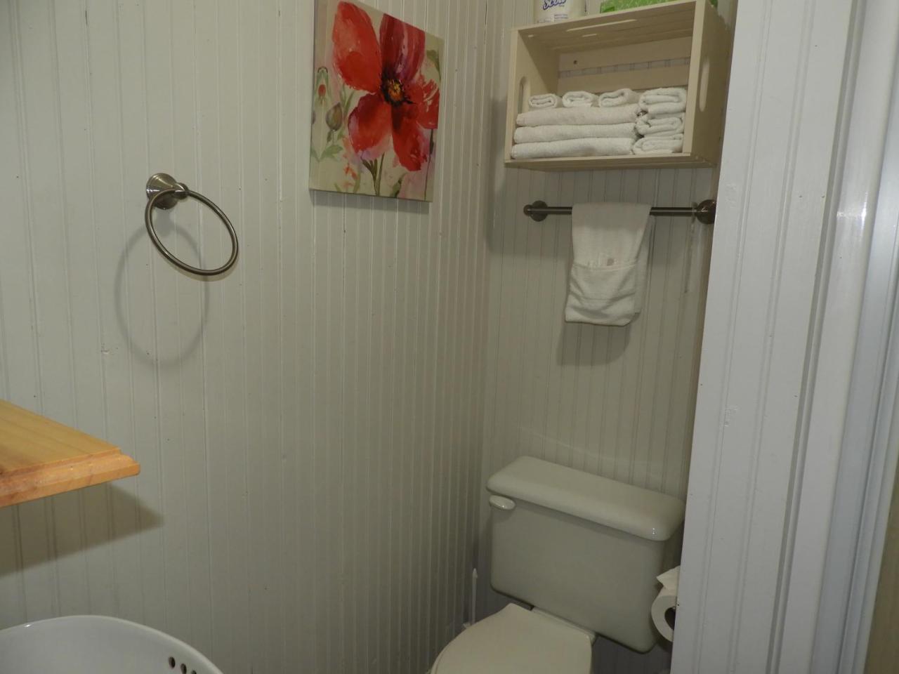 Hotel Sous La Croix 152725 Tadoussac Eksteriør billede